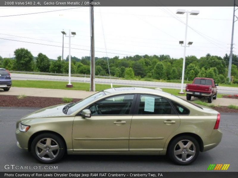 Gecko Green Metallic / Off-Black 2008 Volvo S40 2.4i