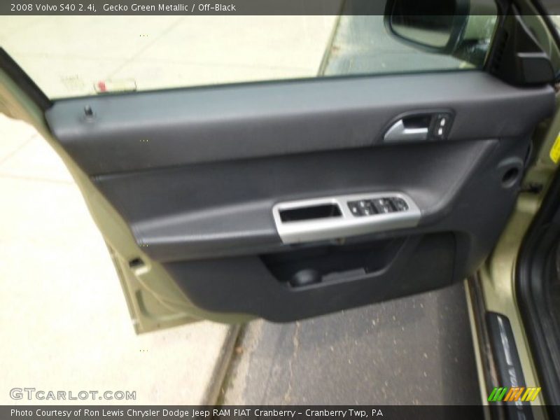 Gecko Green Metallic / Off-Black 2008 Volvo S40 2.4i