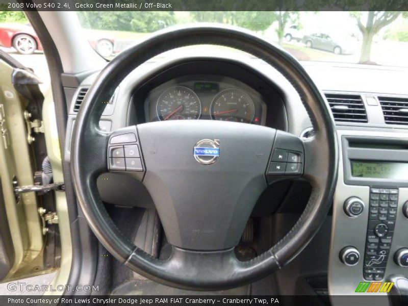 Gecko Green Metallic / Off-Black 2008 Volvo S40 2.4i
