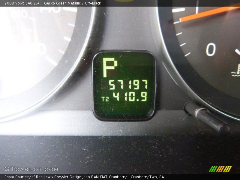 Gecko Green Metallic / Off-Black 2008 Volvo S40 2.4i