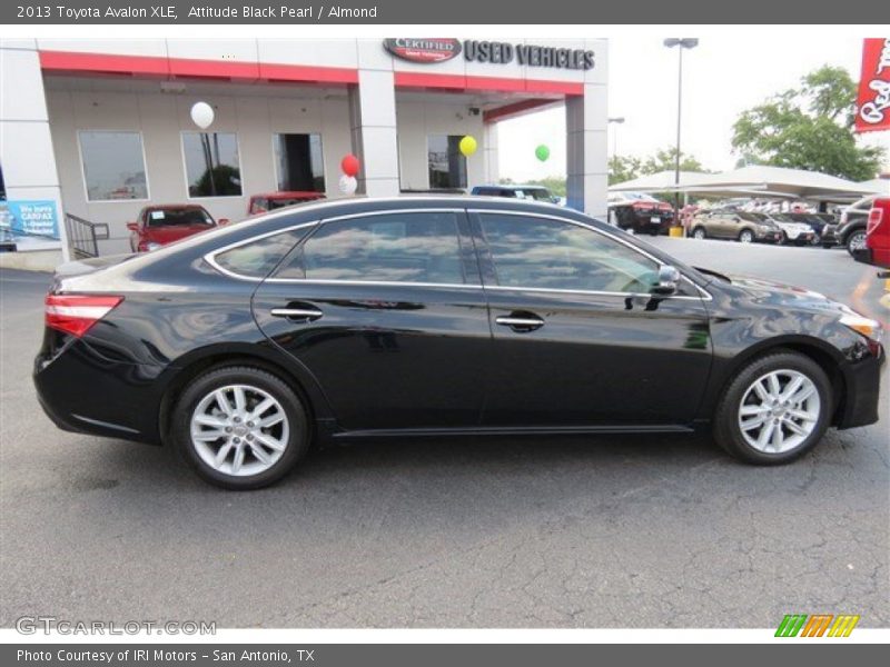 Attitude Black Pearl / Almond 2013 Toyota Avalon XLE