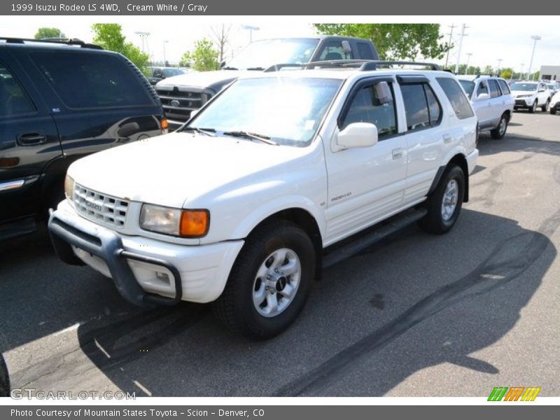 Cream White / Gray 1999 Isuzu Rodeo LS 4WD