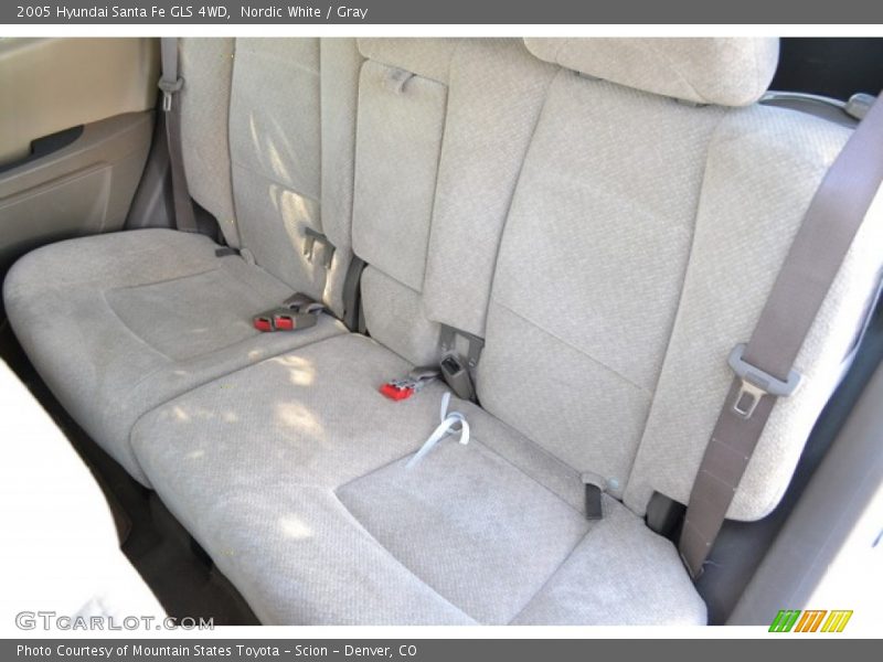 Nordic White / Gray 2005 Hyundai Santa Fe GLS 4WD