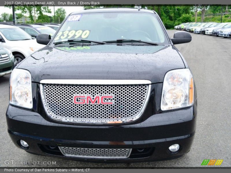 Onyx Black / Ebony Black 2007 GMC Yukon Denali AWD