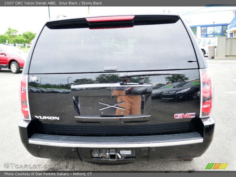 Onyx Black / Ebony Black 2007 GMC Yukon Denali AWD