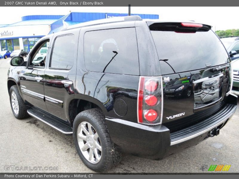 Onyx Black / Ebony Black 2007 GMC Yukon Denali AWD