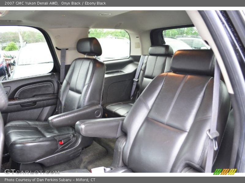 Onyx Black / Ebony Black 2007 GMC Yukon Denali AWD
