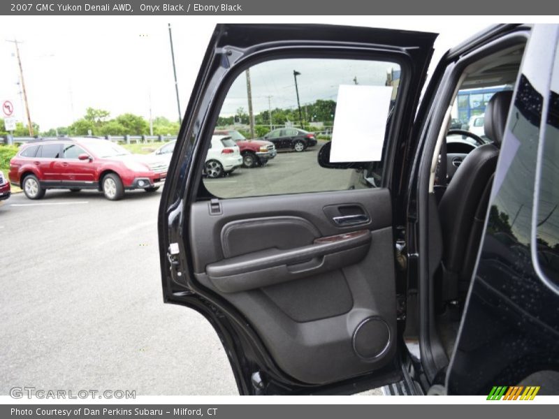 Onyx Black / Ebony Black 2007 GMC Yukon Denali AWD