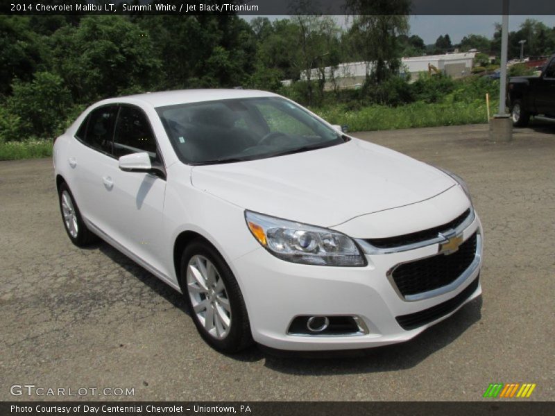 Front 3/4 View of 2014 Malibu LT