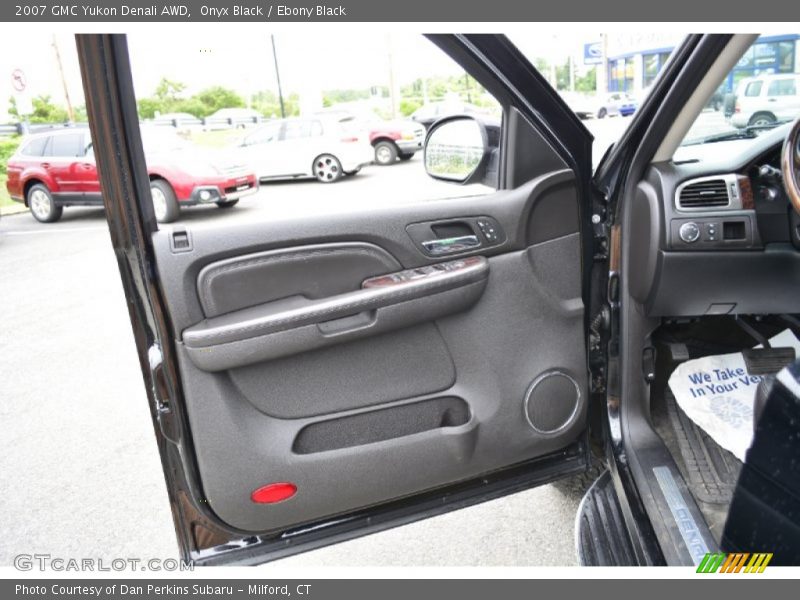 Onyx Black / Ebony Black 2007 GMC Yukon Denali AWD