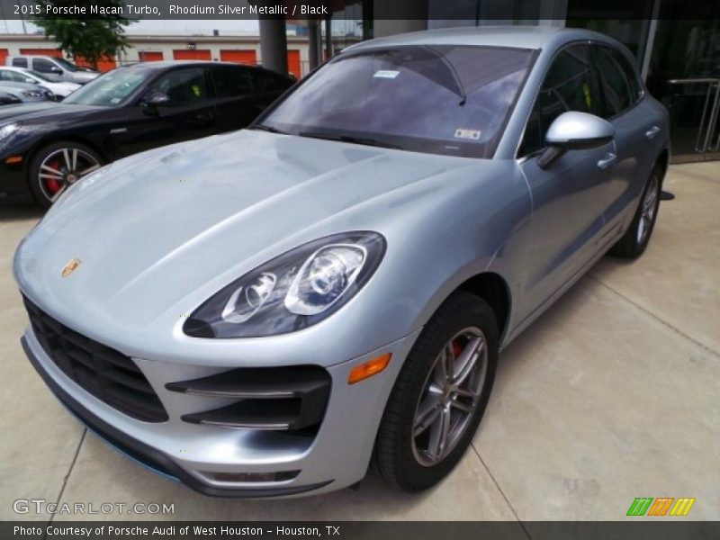 Front 3/4 View of 2015 Macan Turbo