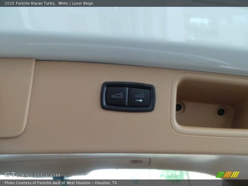 White / Luxor Beige 2015 Porsche Macan Turbo