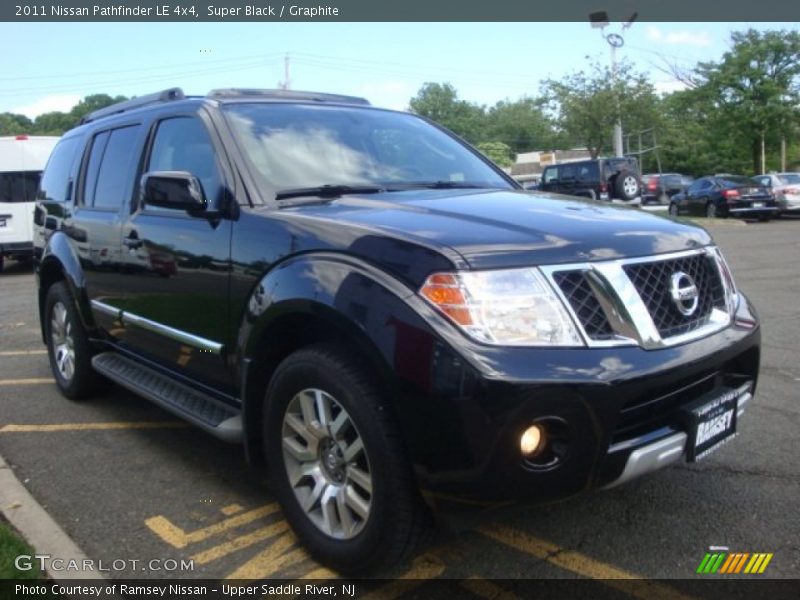 Super Black / Graphite 2011 Nissan Pathfinder LE 4x4