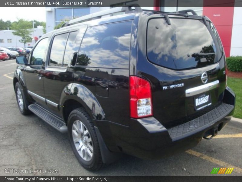 Super Black / Graphite 2011 Nissan Pathfinder LE 4x4