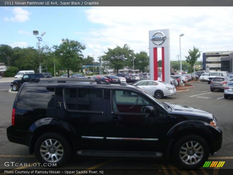 Super Black / Graphite 2011 Nissan Pathfinder LE 4x4