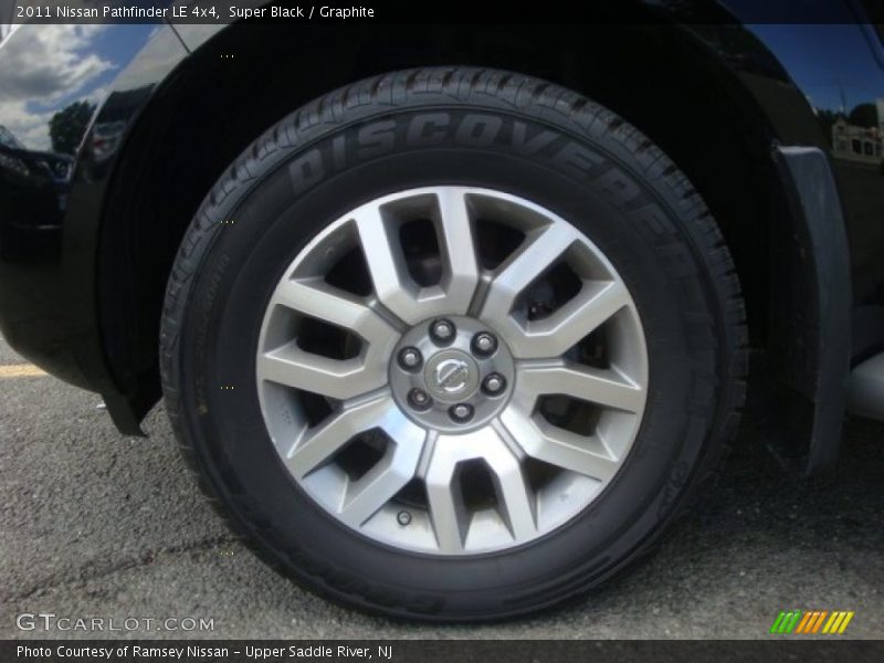 Super Black / Graphite 2011 Nissan Pathfinder LE 4x4