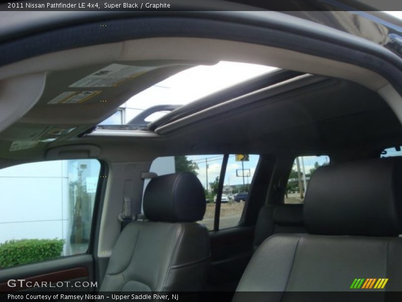 Super Black / Graphite 2011 Nissan Pathfinder LE 4x4