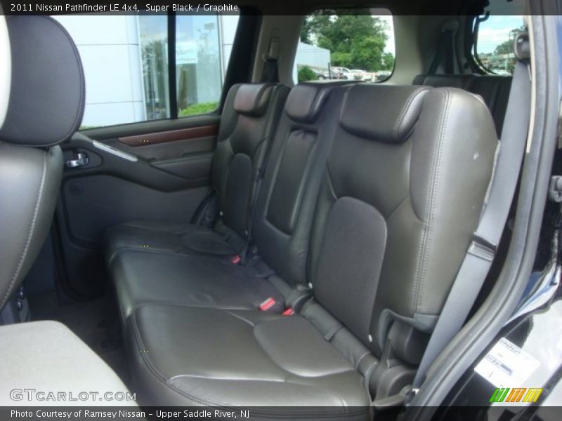 Super Black / Graphite 2011 Nissan Pathfinder LE 4x4