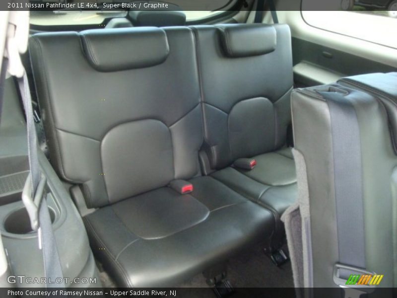 Super Black / Graphite 2011 Nissan Pathfinder LE 4x4