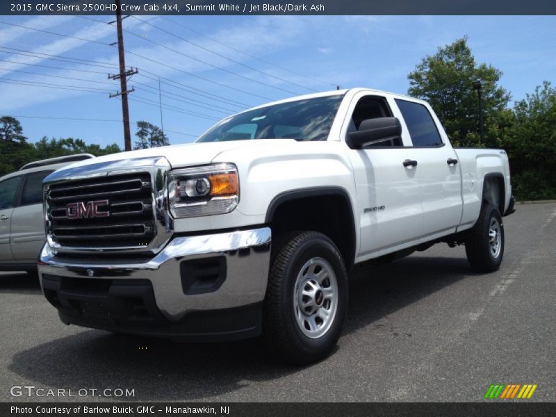 Front 3/4 View of 2015 Sierra 2500HD Crew Cab 4x4