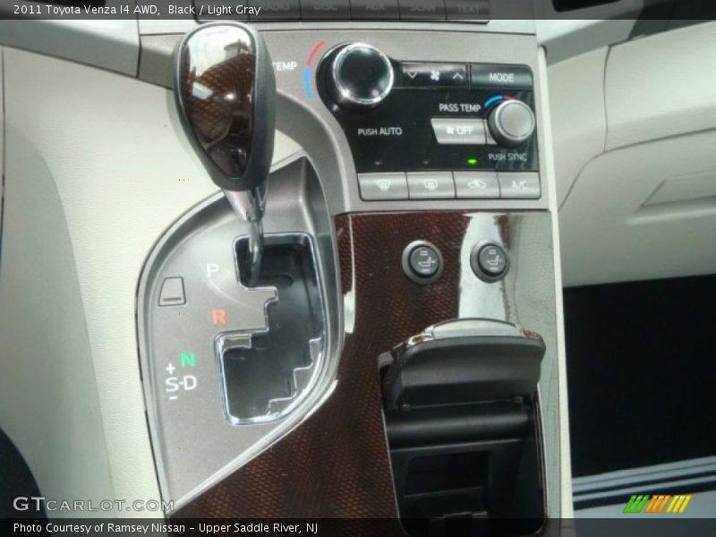 Black / Light Gray 2011 Toyota Venza I4 AWD
