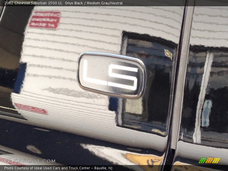 Onyx Black / Medium Gray/Neutral 2002 Chevrolet Suburban 1500 LS
