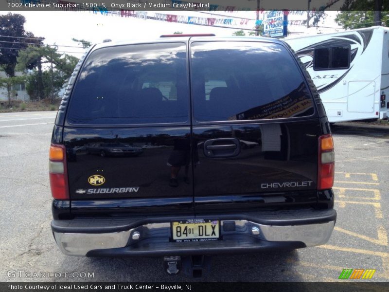 Onyx Black / Medium Gray/Neutral 2002 Chevrolet Suburban 1500 LS