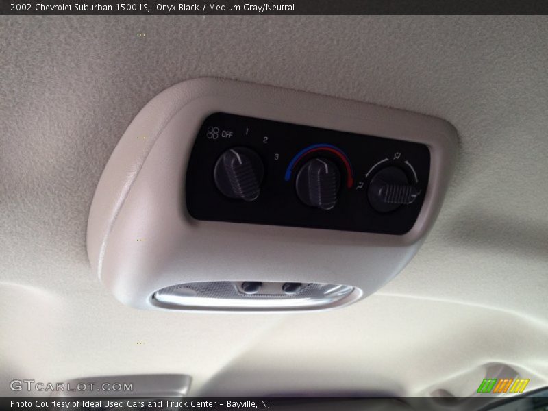 Onyx Black / Medium Gray/Neutral 2002 Chevrolet Suburban 1500 LS
