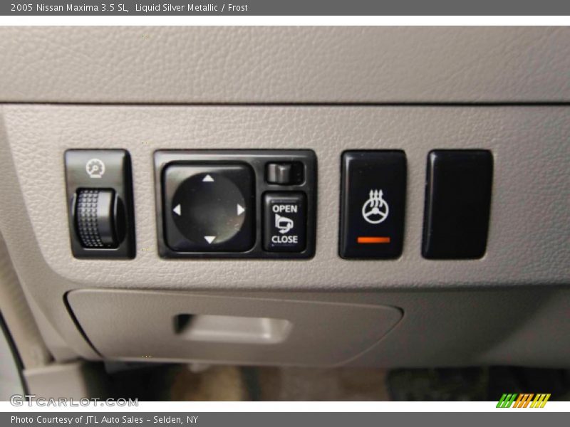Liquid Silver Metallic / Frost 2005 Nissan Maxima 3.5 SL