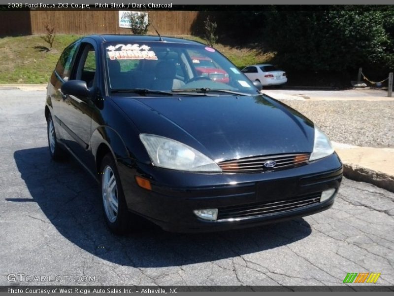 Pitch Black / Dark Charcoal 2003 Ford Focus ZX3 Coupe