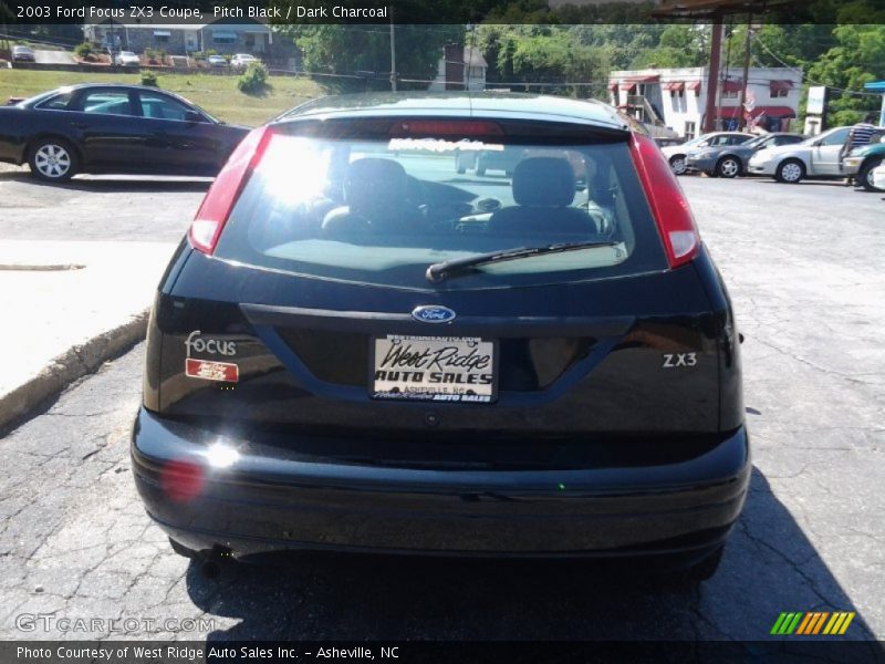 Pitch Black / Dark Charcoal 2003 Ford Focus ZX3 Coupe