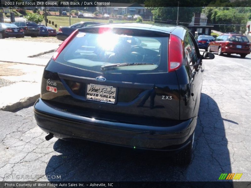 Pitch Black / Dark Charcoal 2003 Ford Focus ZX3 Coupe