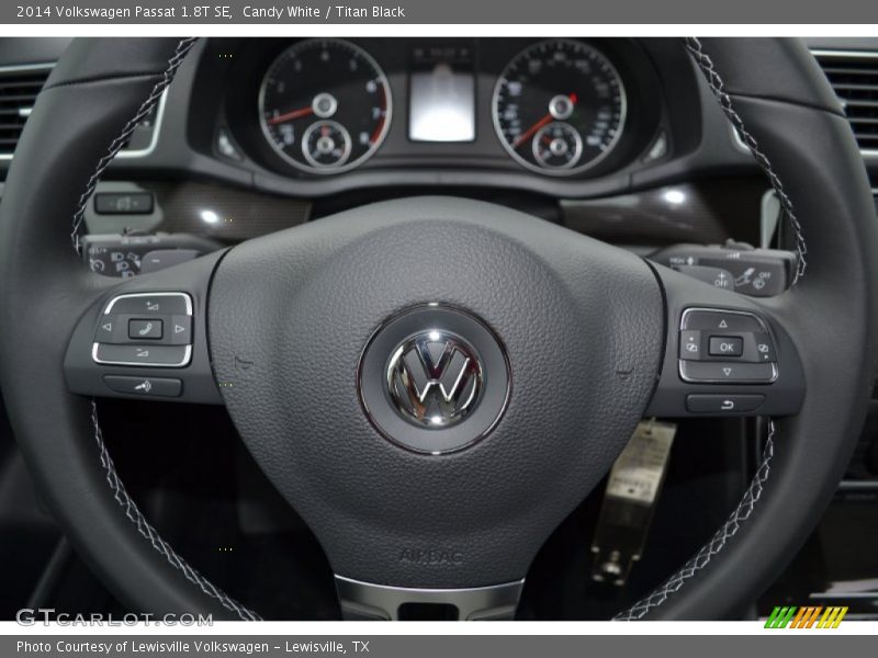 Candy White / Titan Black 2014 Volkswagen Passat 1.8T SE