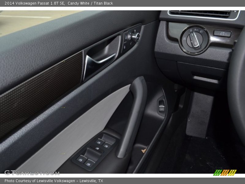 Candy White / Titan Black 2014 Volkswagen Passat 1.8T SE