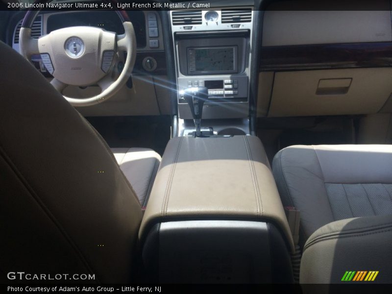 Light French Silk Metallic / Camel 2006 Lincoln Navigator Ultimate 4x4