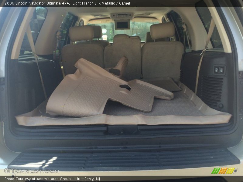 Light French Silk Metallic / Camel 2006 Lincoln Navigator Ultimate 4x4
