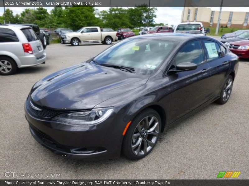 Front 3/4 View of 2015 200 S