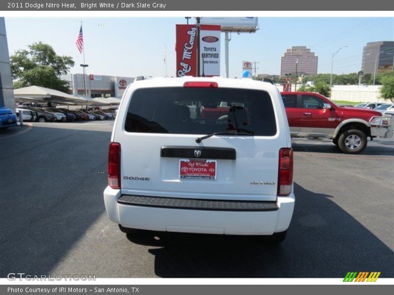 Bright White / Dark Slate Gray 2011 Dodge Nitro Heat