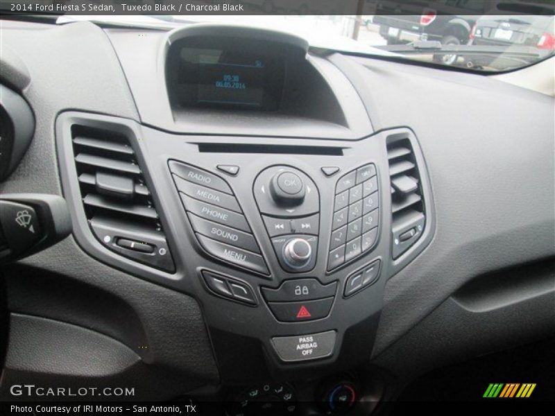 Tuxedo Black / Charcoal Black 2014 Ford Fiesta S Sedan