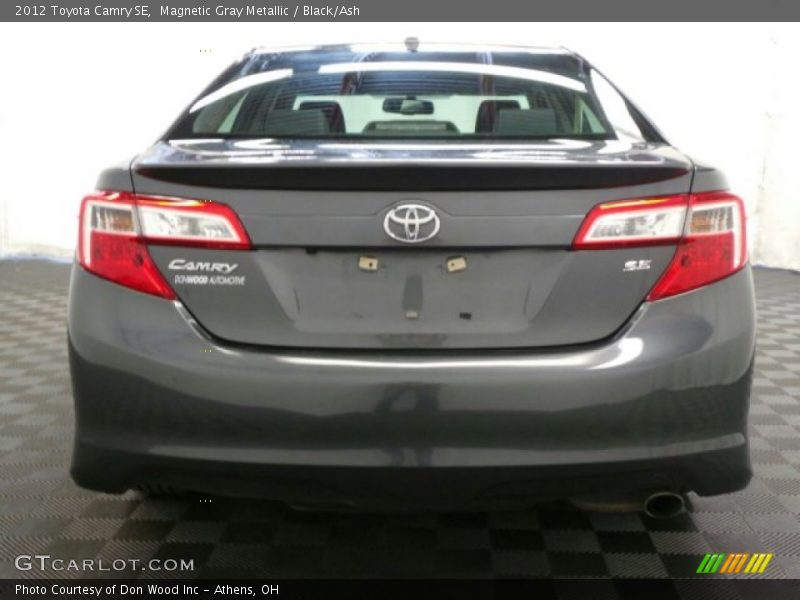 Magnetic Gray Metallic / Black/Ash 2012 Toyota Camry SE