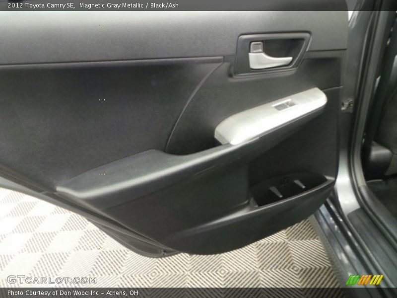 Magnetic Gray Metallic / Black/Ash 2012 Toyota Camry SE