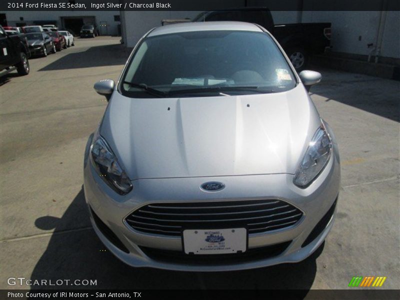 Ingot Silver / Charcoal Black 2014 Ford Fiesta SE Sedan