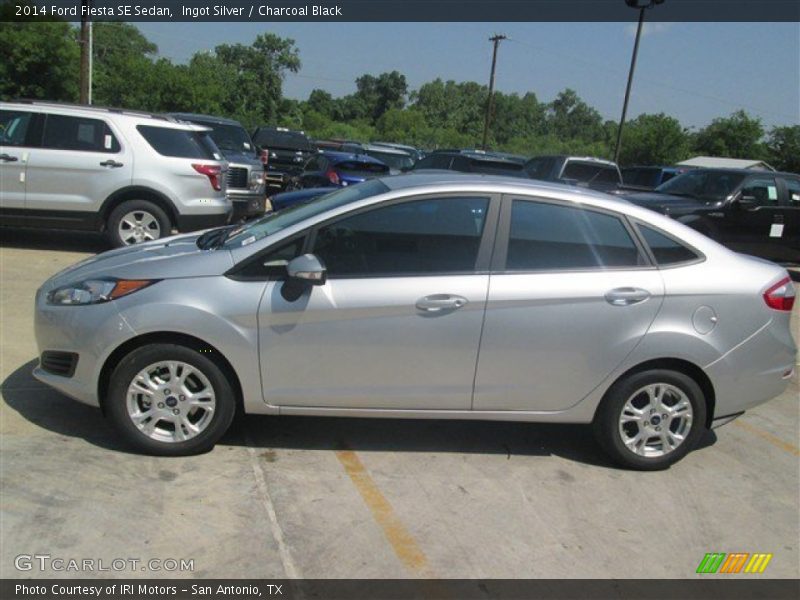 Ingot Silver / Charcoal Black 2014 Ford Fiesta SE Sedan