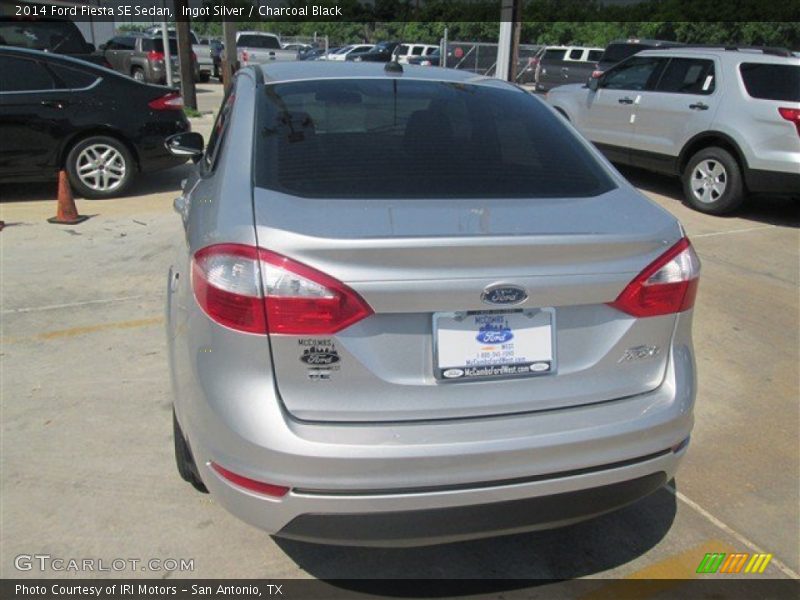 Ingot Silver / Charcoal Black 2014 Ford Fiesta SE Sedan