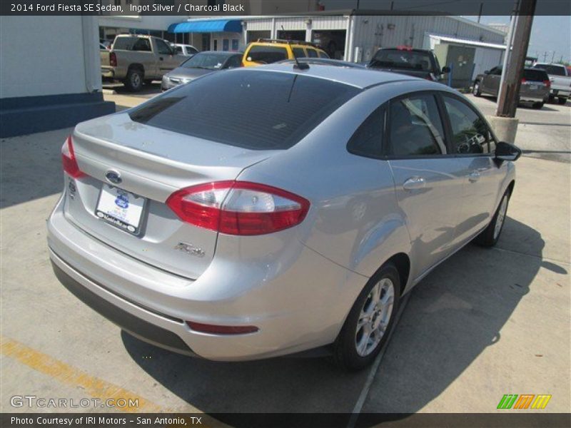 Ingot Silver / Charcoal Black 2014 Ford Fiesta SE Sedan