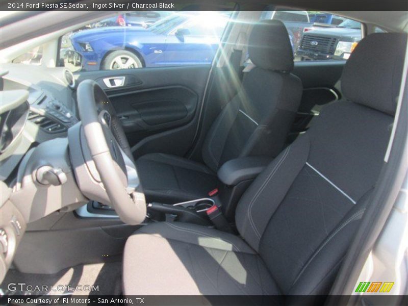 Ingot Silver / Charcoal Black 2014 Ford Fiesta SE Sedan