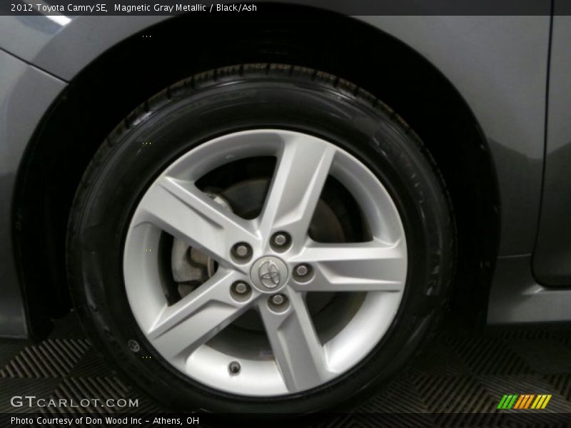 Magnetic Gray Metallic / Black/Ash 2012 Toyota Camry SE
