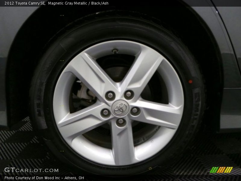 Magnetic Gray Metallic / Black/Ash 2012 Toyota Camry SE