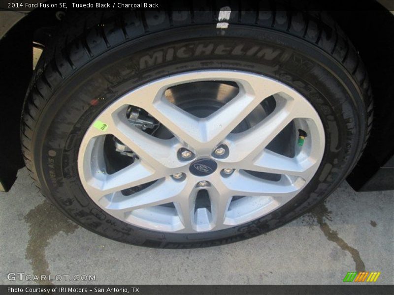 Tuxedo Black / Charcoal Black 2014 Ford Fusion SE