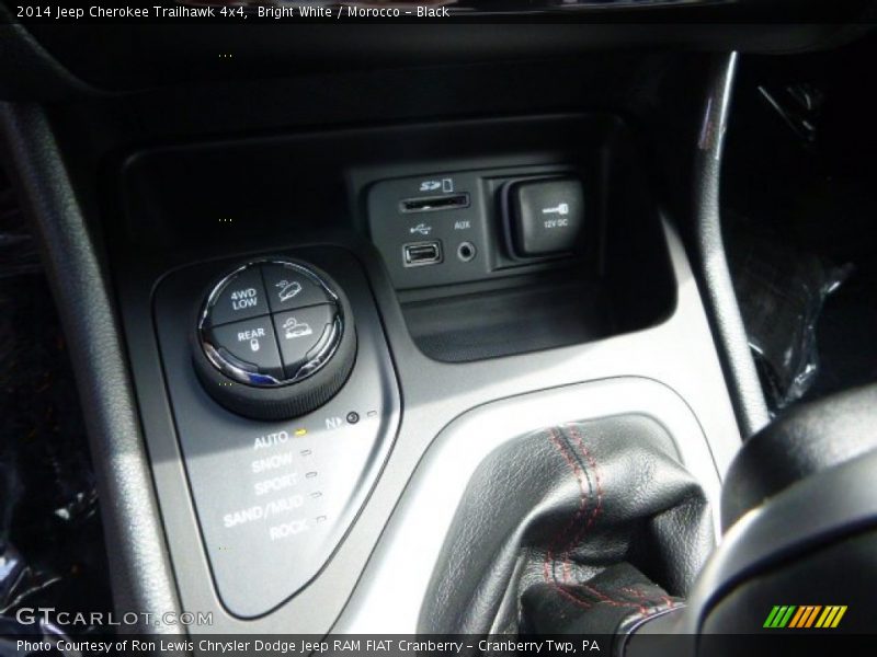 Bright White / Morocco - Black 2014 Jeep Cherokee Trailhawk 4x4